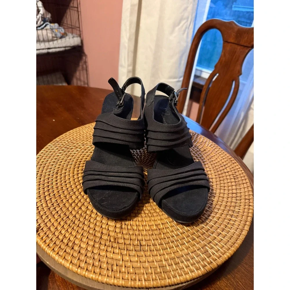 AEROSOLES great may